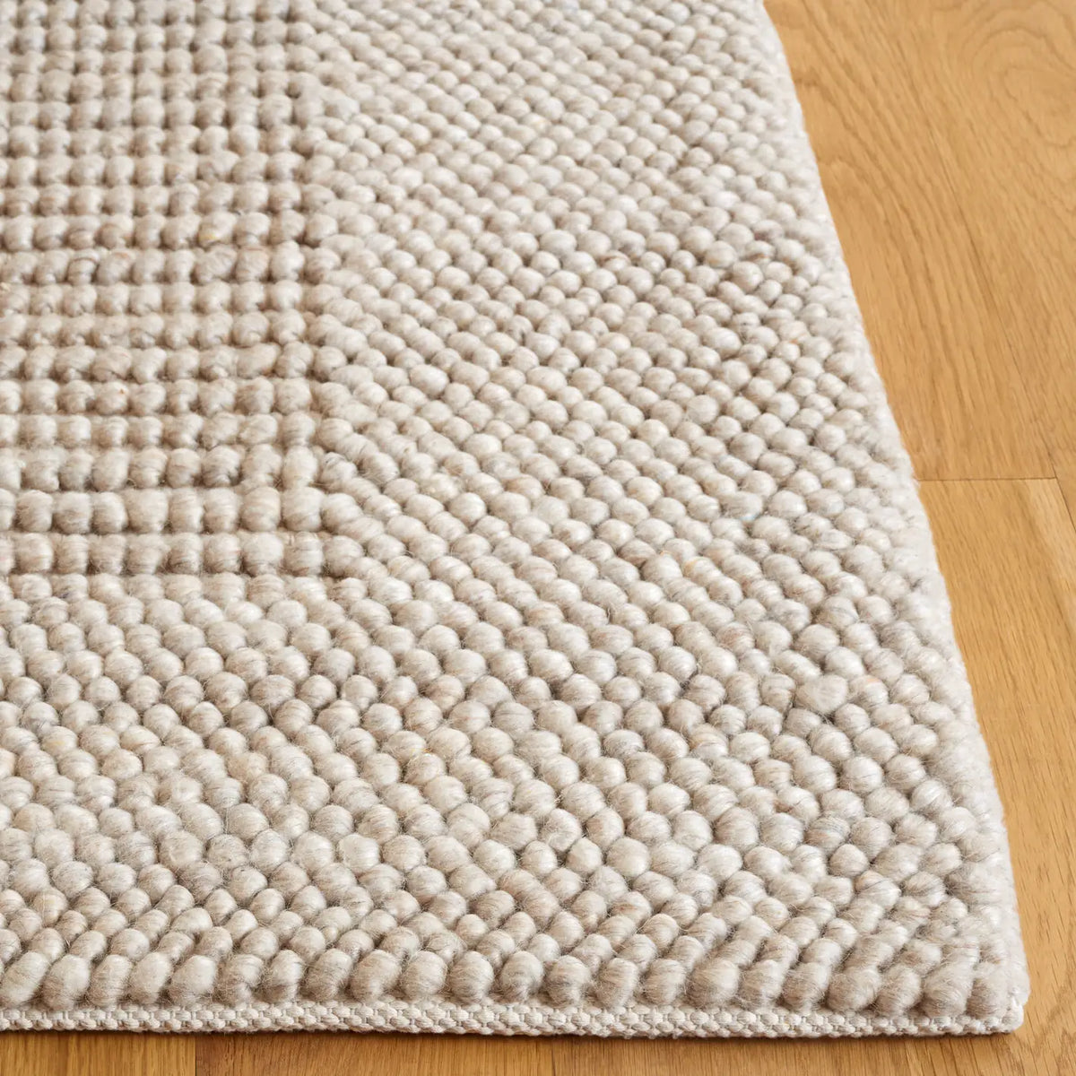 Safavieh Natura 4'-0" x 6'-0" Rug in Beige