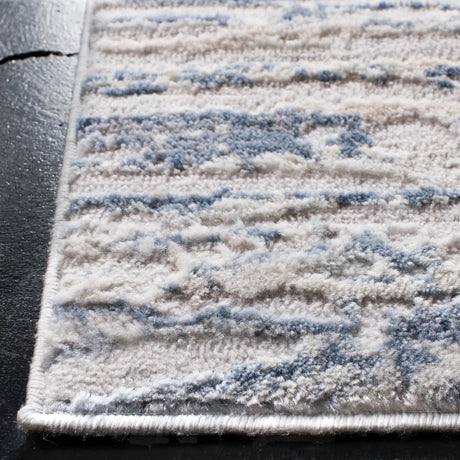 Safavieh Amelia 700 4'-0" x 6'-0" Rug in Ivory / Blue