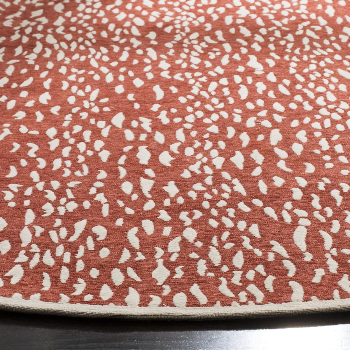Safavieh Marbella 6'-0" x 6'-0" Rug in Red / Ivory