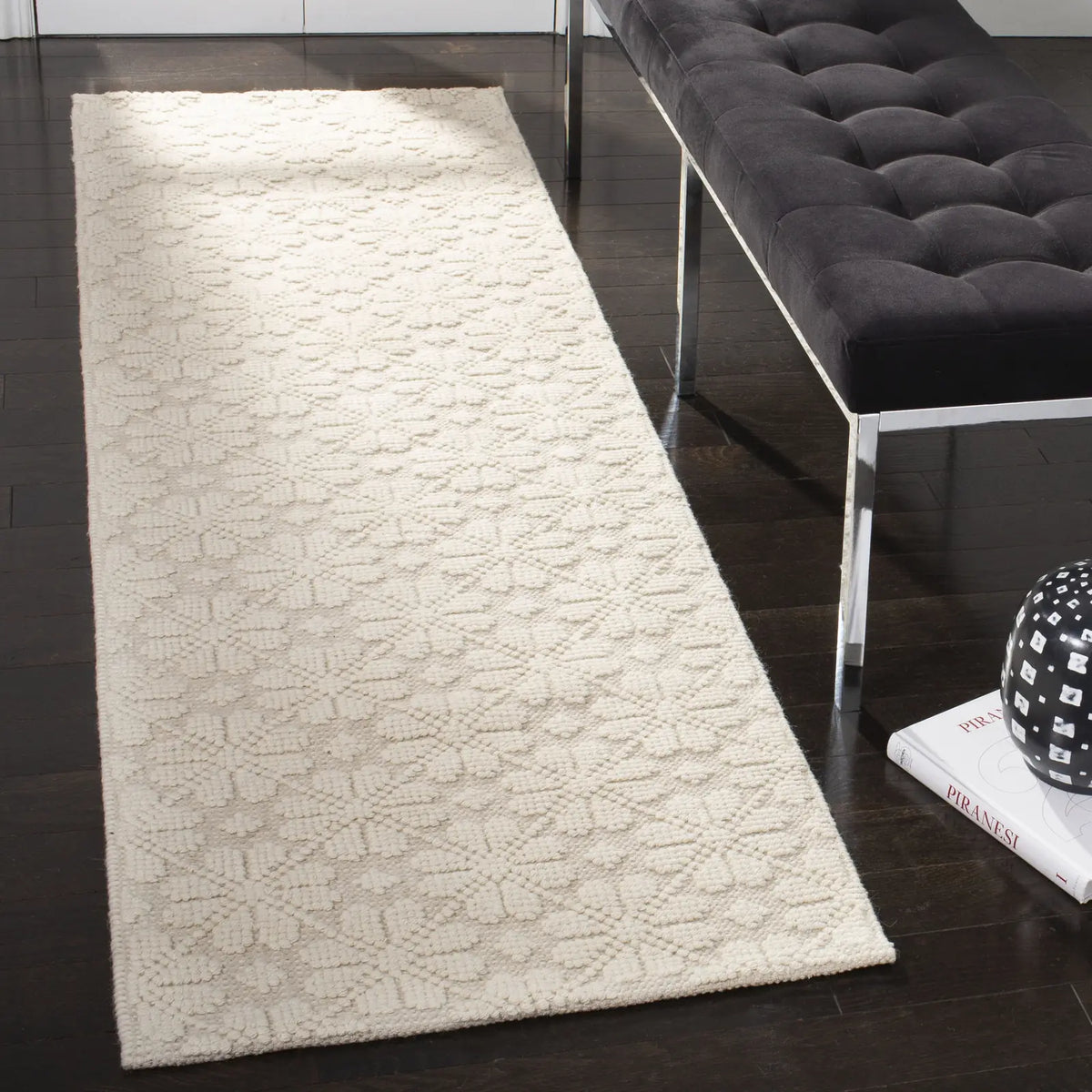 Safavieh Martha Stewart 2'-3" x 10'-0" Rug in Ivory