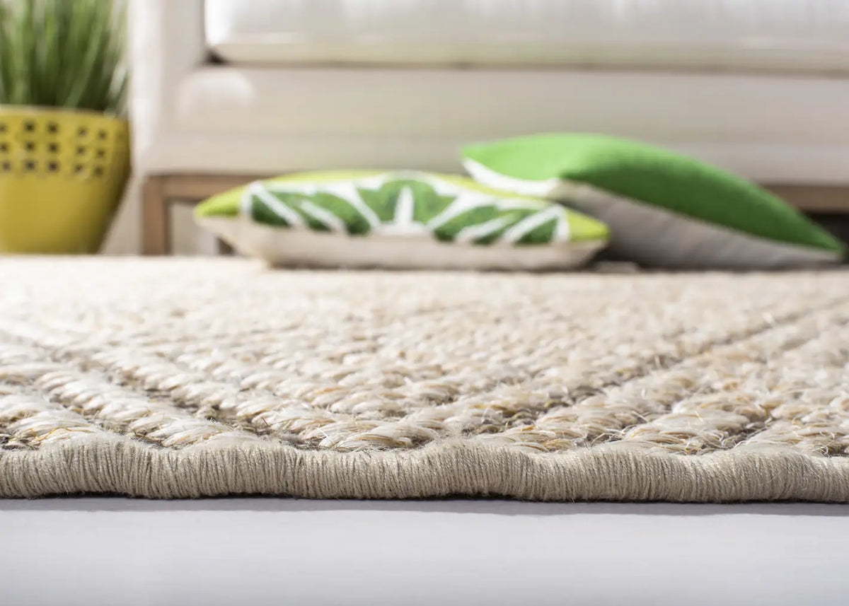 Safavieh Palm Beach 5'-0" x 8'-0" Rug in Beige / Brown