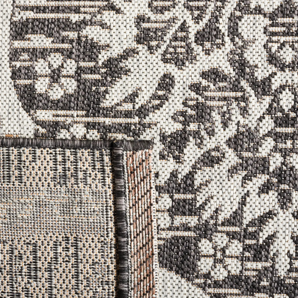 Safavieh Courtyard 5'-3" x 7'-7" Rug in Black / Grey