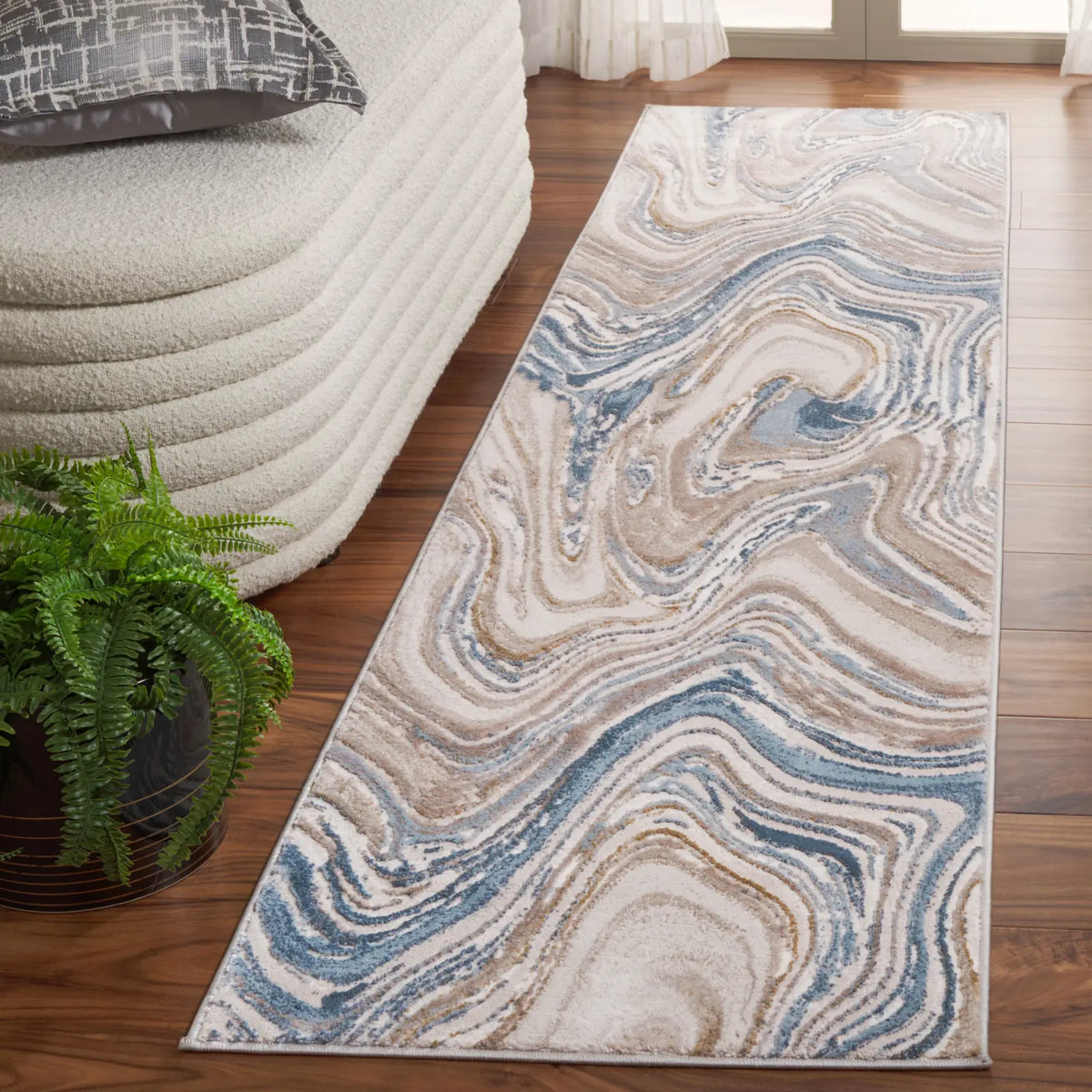 Safavieh Prestige 2'-0" x 7'-0" Rug in Beige / Blue