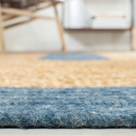 Safavieh Braided 5'-0" x 7'-0" Rug in Navy / Natural