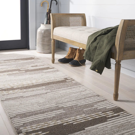 Safavieh Martha Stewart 300 2'-3" x 8'-0" Rug in Natural / Beige