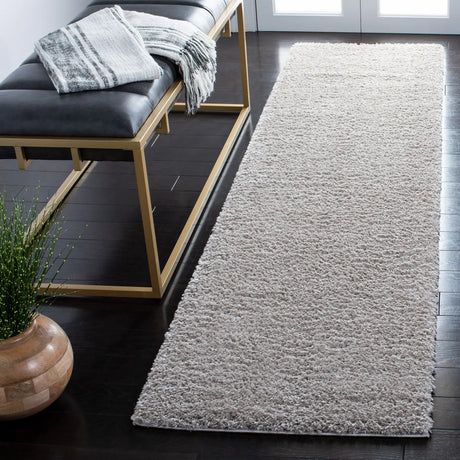 Safavieh Decora Shaggy 2'-0" x 8'-0" Rug in Grey