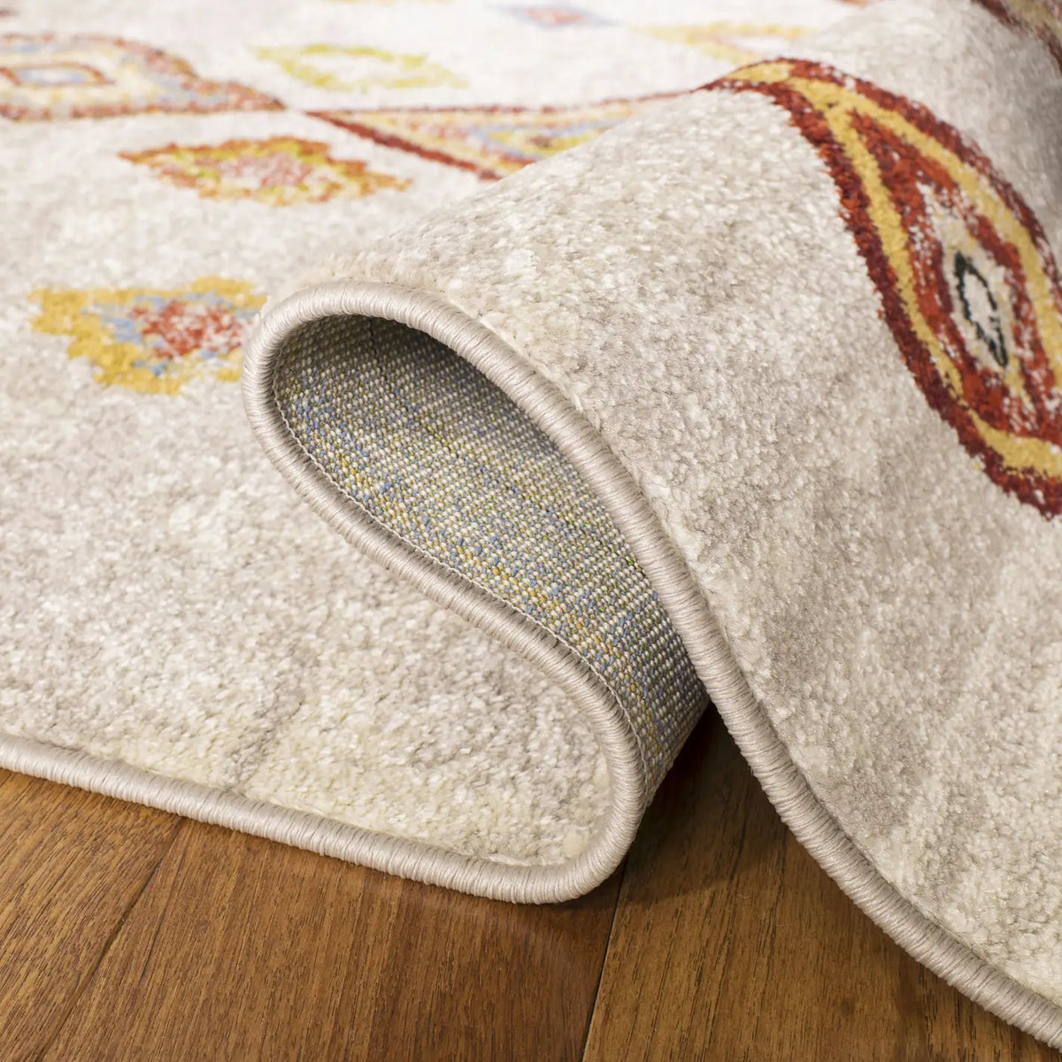Safavieh Sagamore 4'-0" x 6'-0" Rug in Light Grey / Terracotta