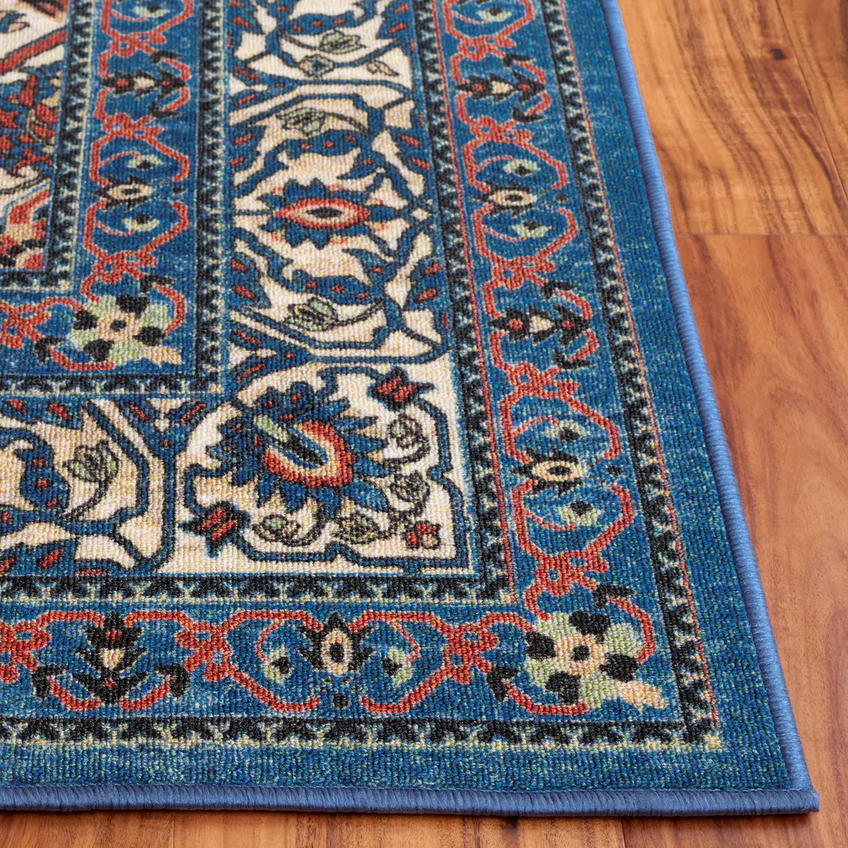 Safavieh Journey 4'-4" x 6'-4" Rug in Blue / Ivory