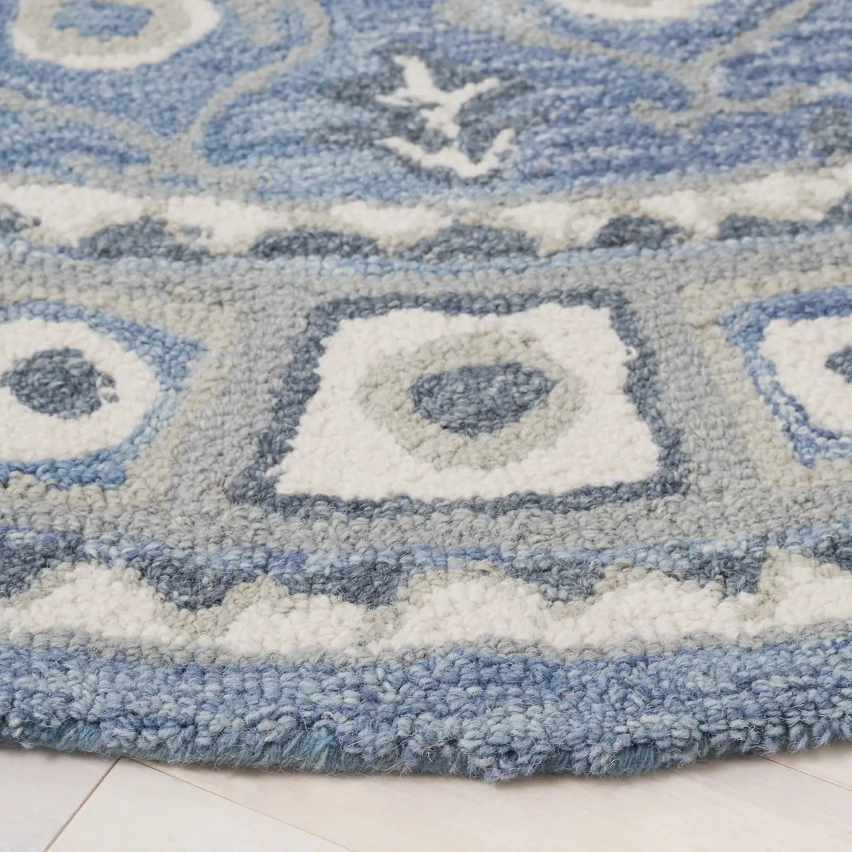 Safavieh Ebony 6'-0" x 6'-0" Rug in Blue / Ivory