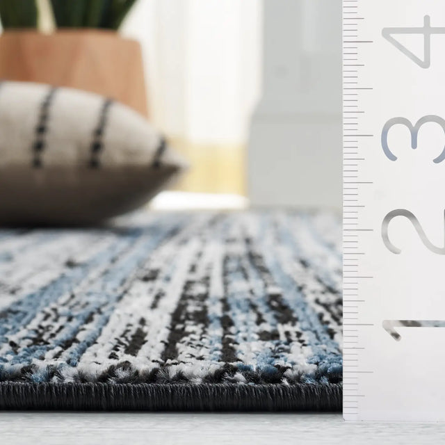 Safavieh Mila 4'-0" x 6'-0" Rug in Dark Blue / Black
