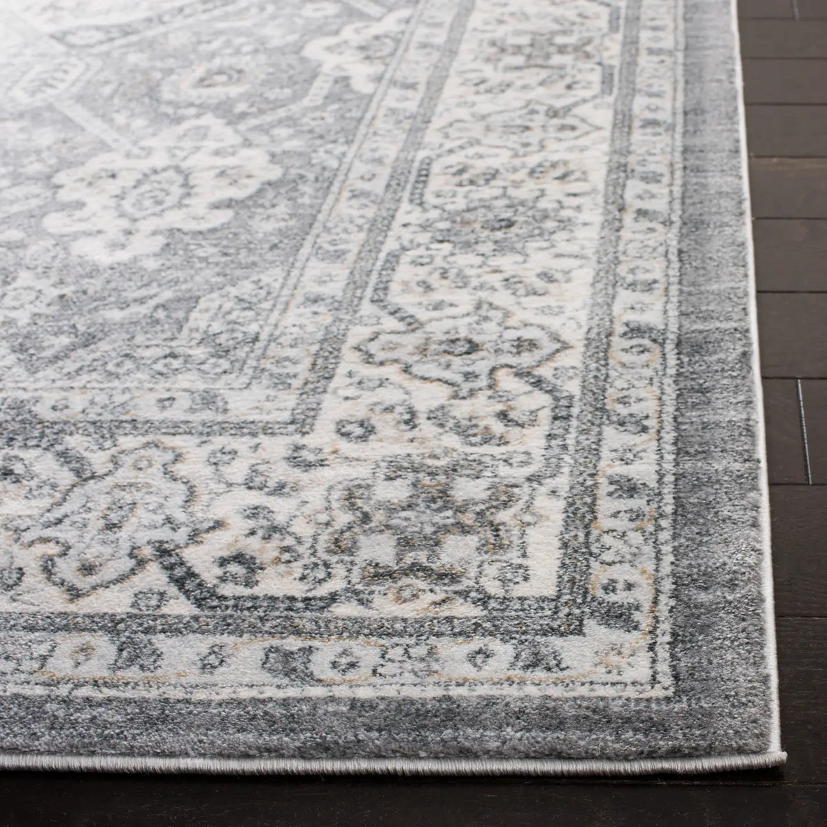 Safavieh Isabella 4'-0" x 6'-0" Rug in Grey / Cream