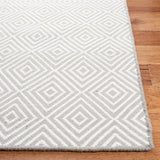 Safavieh Wilton 5'-0" x 8'-0" Rug in Light Grey / Ivory