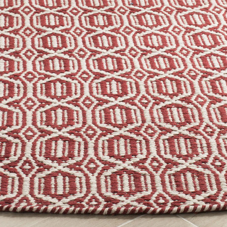 Safavieh Montauk 6'-0" x 6'-0" Rug in Ivory / Red
