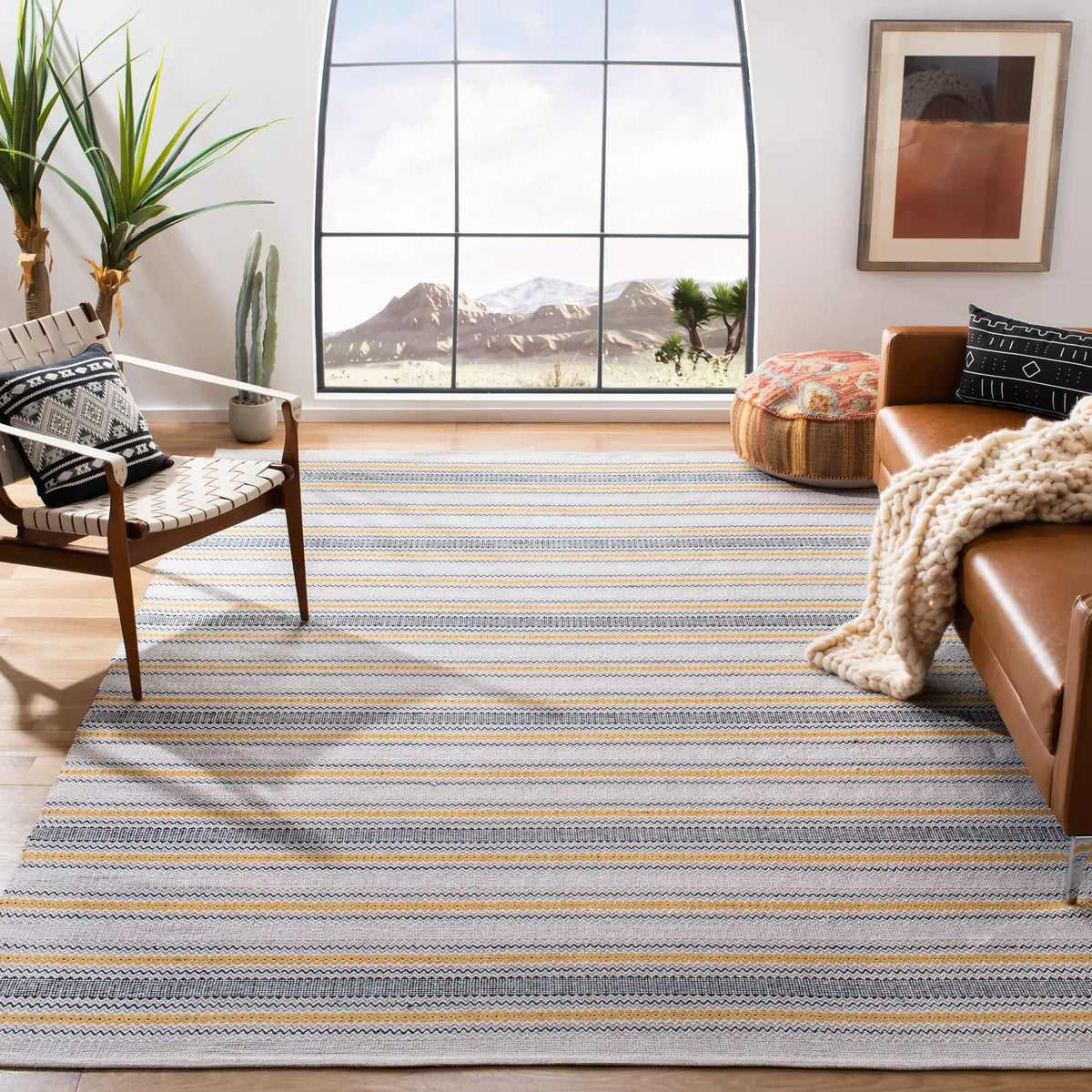 Safavieh Montauk 6'-0" x 9'-0" Rug in Gold / Beige