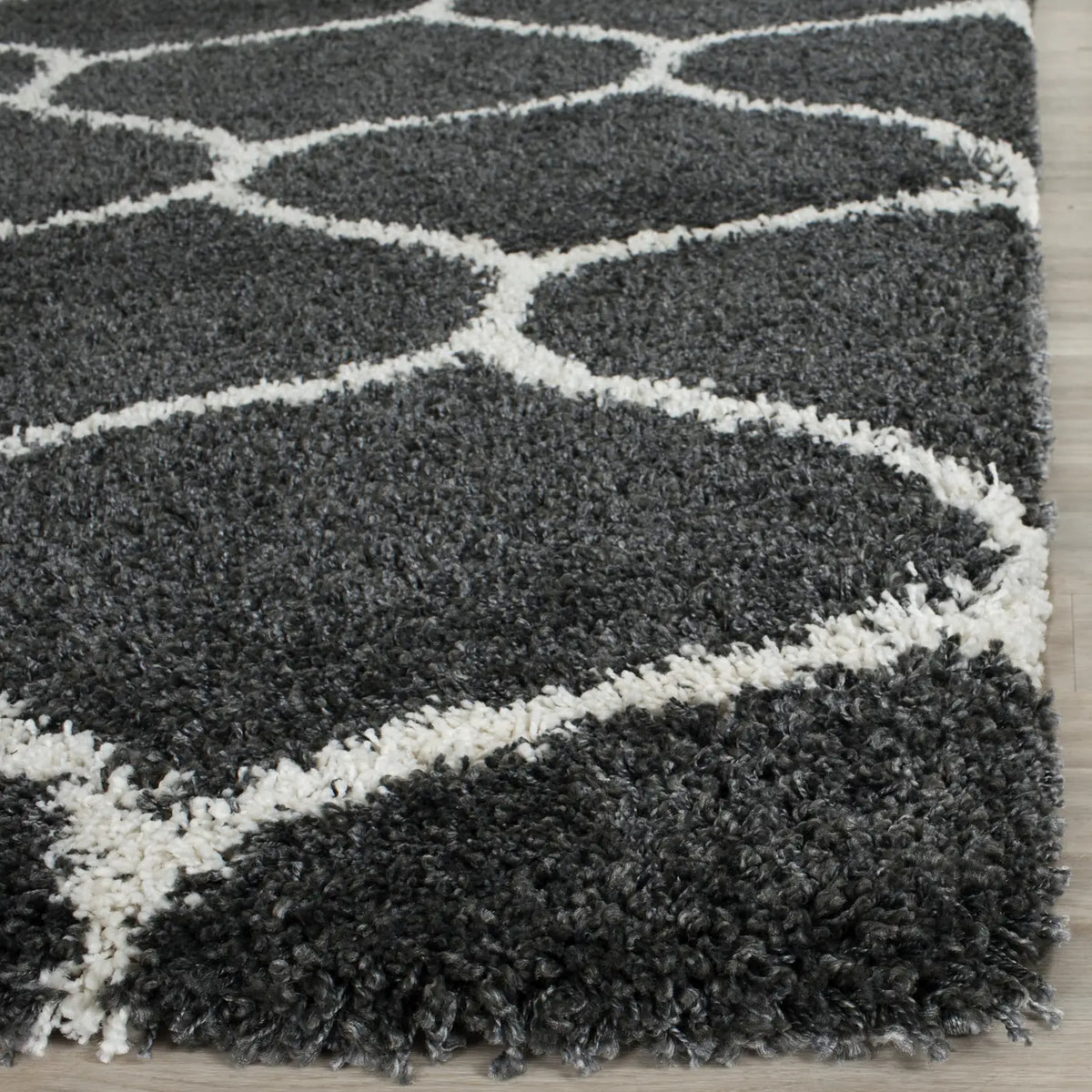 Safavieh Hudson Shag 5'-3" x 7'-6" Rug in Dark Grey / Ivory