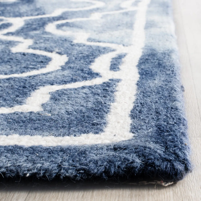 Safavieh Dip Dye 2'-3" x 6'-0" Rug in Navy / Ivory