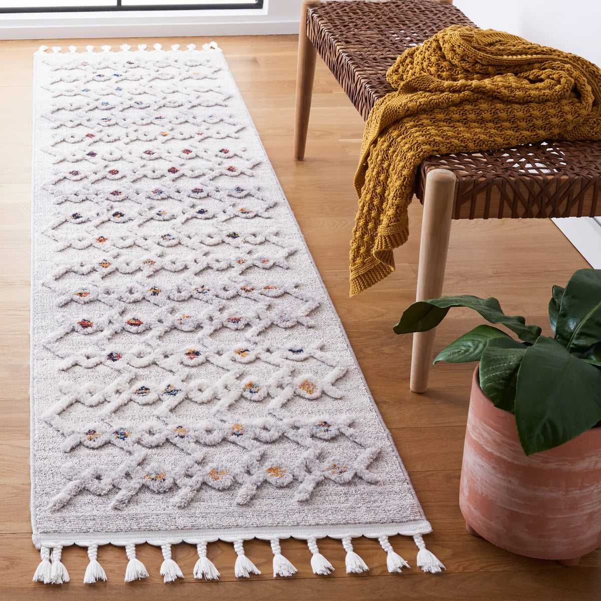 Safavieh Marrakesh 2'-2" x 8'-0" Rug in Grey / Light Grey