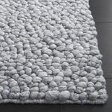 Safavieh Natura 4'-0" x 6'-0" Rug in Light Grey