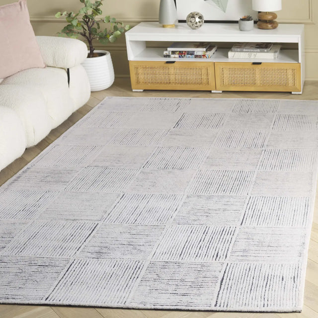 Safavieh Metro 4'-0" x 6'-0" Rug in Ivory / Charcoal