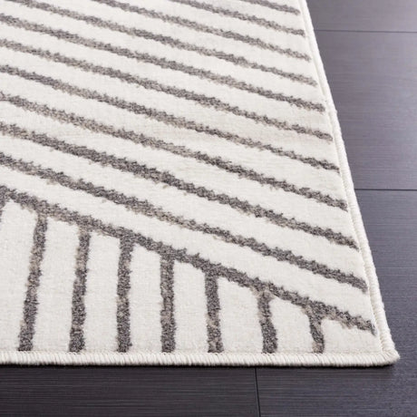 Safavieh Pyramid 4'-5" x 6'-5" Rug in Ivory / Grey