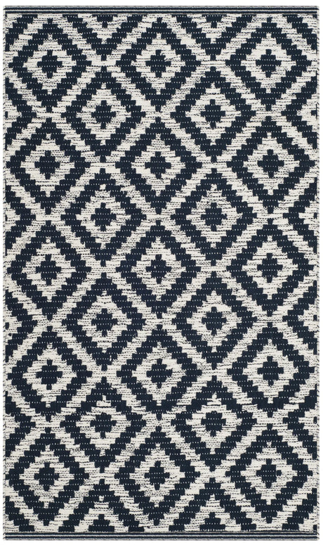 Safavieh Montauk 2'-3" x 3'-9" Rug in Navy / Ivory