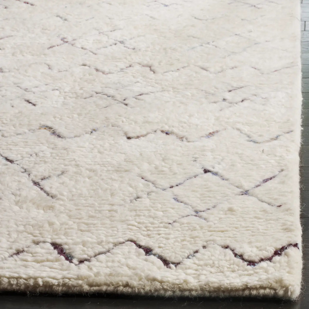 Safavieh Casablanca 4'-0" x 6'-0" Rug in Ivory / Multi