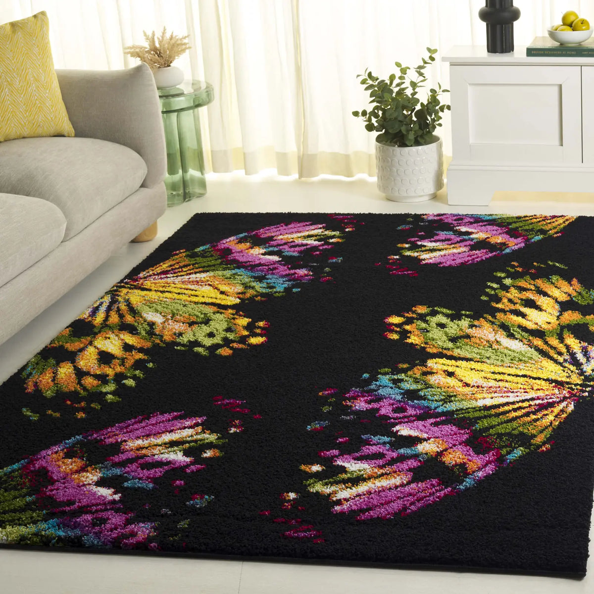 Safavieh Fiesta Shag 4'-0" x 6'-0" Rug in Black / Yellow