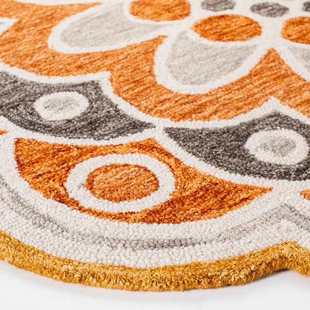 Safavieh Novelty 5'-0" x 5'-0" Rug in Grey / Rust