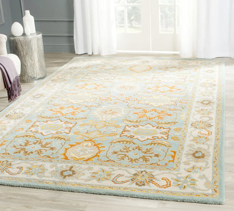 Safavieh Heritage 6'-0" x 9'-0" Rug in Light Blue / Ivory