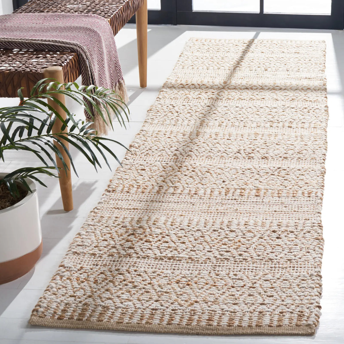 Safavieh Natural Fiber 2'-3" x 8'-0" Rug in Natural / Ivory