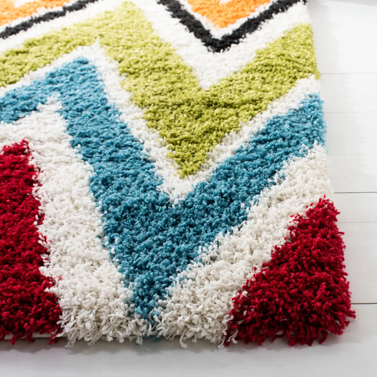 Safavieh Sgk-Shag Kids 4'-0" x 6'-0" Rug in Ivory / Multi