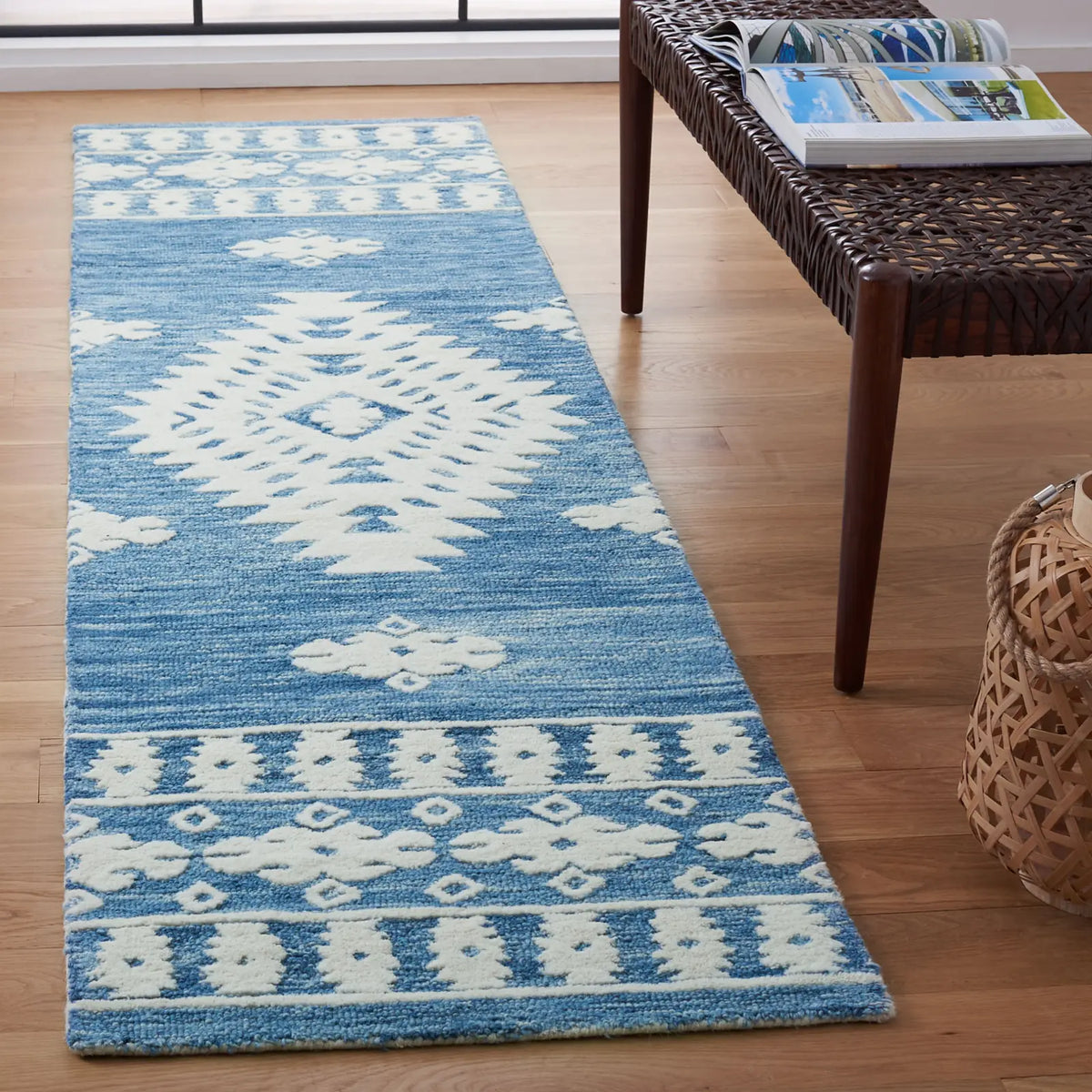 Safavieh Aspen 2'-3" x 9'-0" Rug in Blue / Ivory