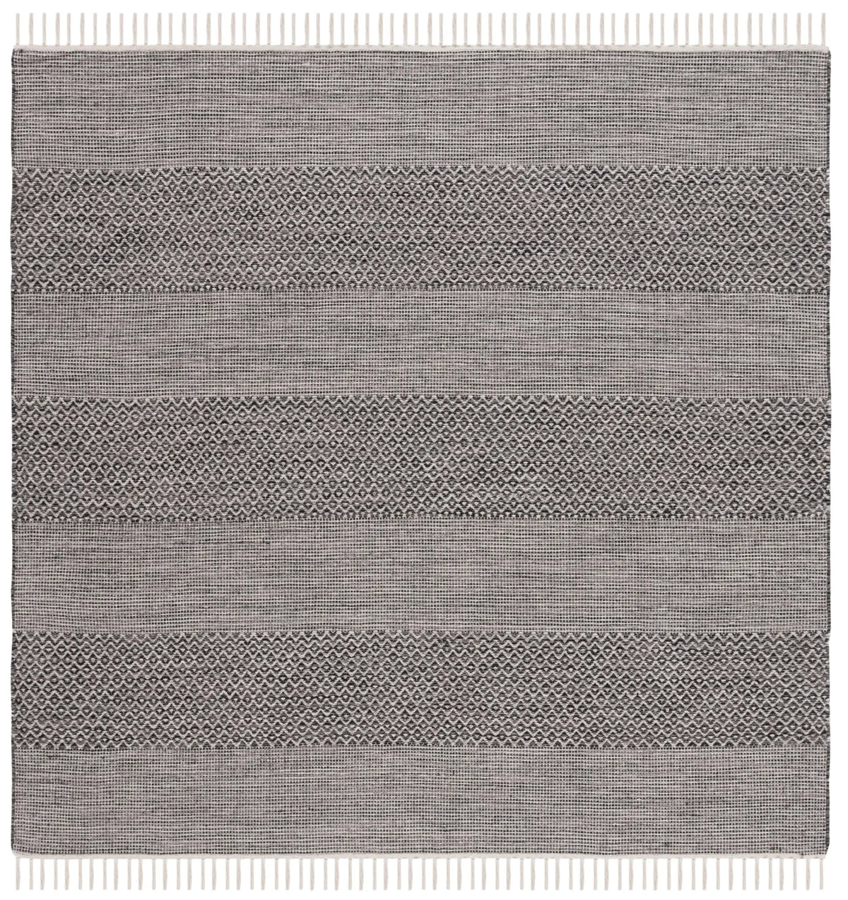 Safavieh Montauk 6'-0" x 6'-0" Rug in Ivory / Anthracite