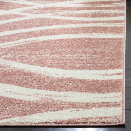 Safavieh Adirondack 4'-0" x 6'-0" Rug in Rose / Cream
