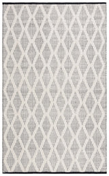 Safavieh Natura 4'-0" x 6'-0" Rug in Black / Ivory