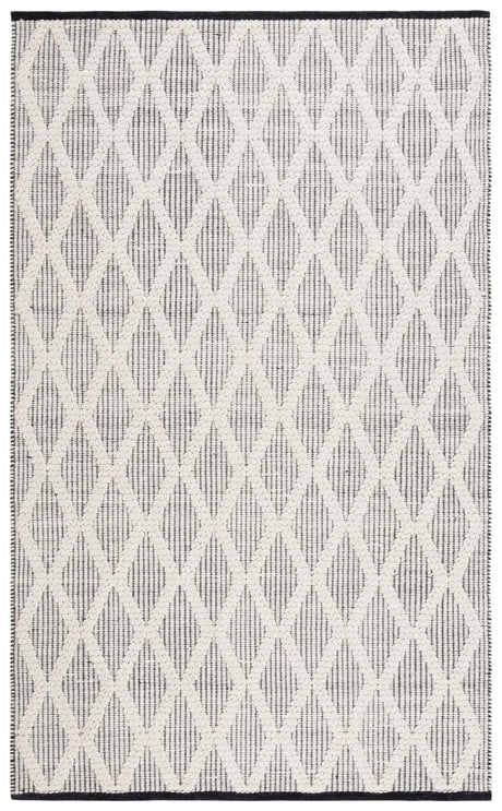 Safavieh Natura 4'-0" x 6'-0" Rug in Black / Ivory