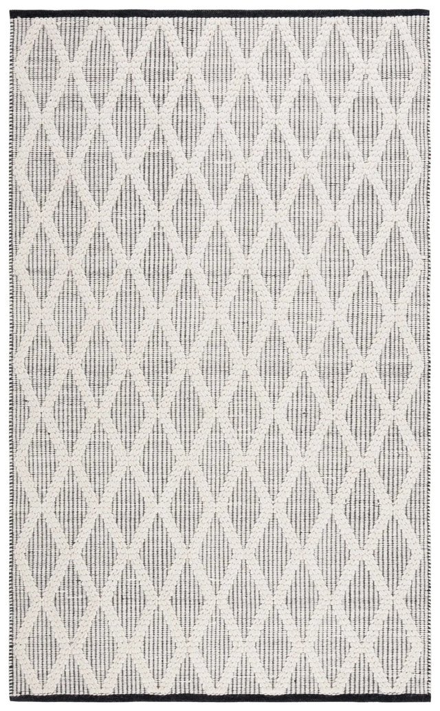 Safavieh Natura 4'-0" x 6'-0" Rug in Black / Ivory