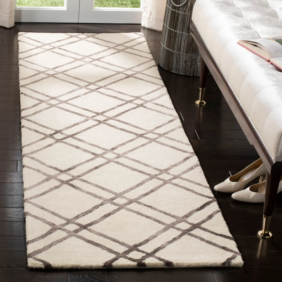 Safavieh Himalaya 2'-3" x 8'-0" Rug in Ivory / Dark Grey
