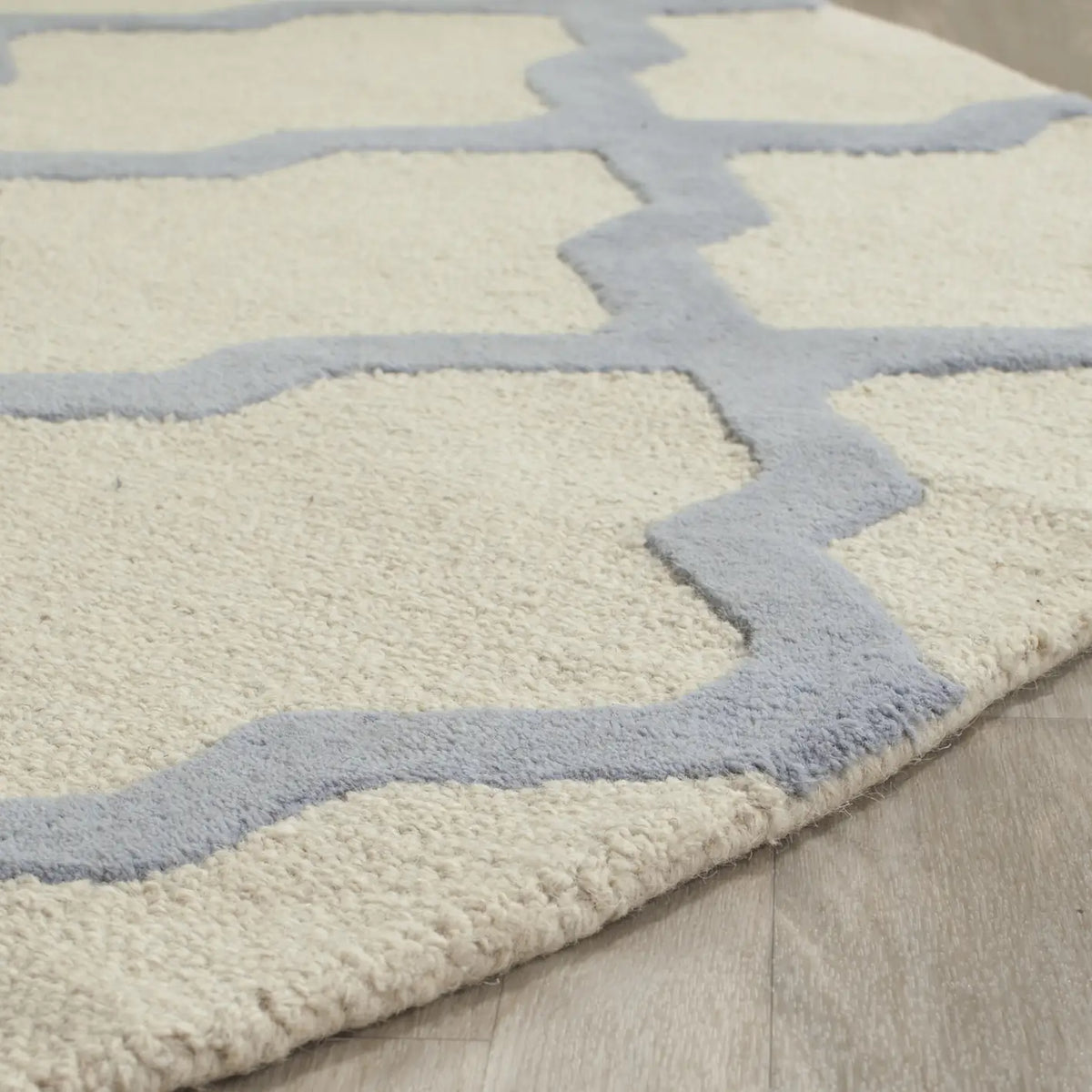 Safavieh Cambridge 6'-0" x 6'-0" Rug in Ivory / Light Blue