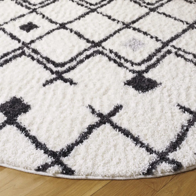 Safavieh Berber Shag 6'-7" x 6'-7" Rug in Ivory / Dark Grey