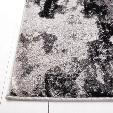 Safavieh Adirondack 4'-0" x 6'-0" Rug in Grey / Black