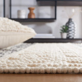 Safavieh Natura 4'-0" x 6'-0" Rug in Ivory / Black