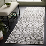 Safavieh Adirondack 2'-6" x 8'-0" Rug in Ivory / Dark Green