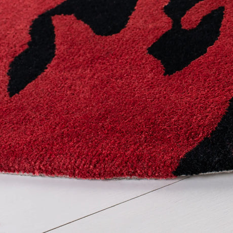 Safavieh Soho 6'-0" x 6'-0" Rug in Black / Red