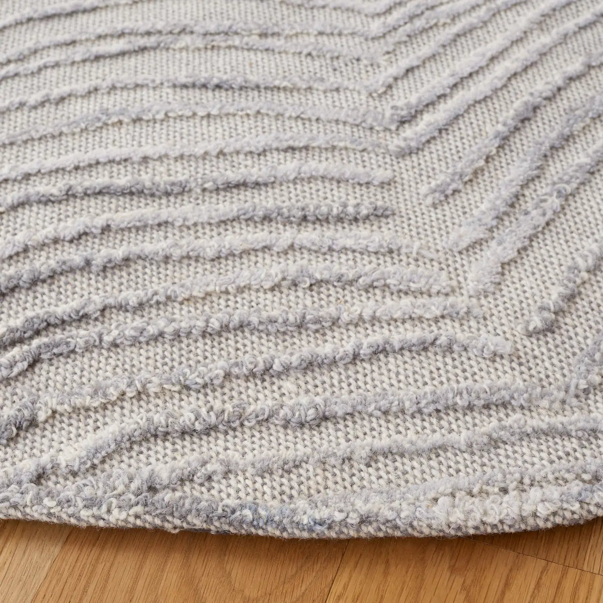 Safavieh Trace 6'-0" x 6'-0" Rug in Grey / Ivory