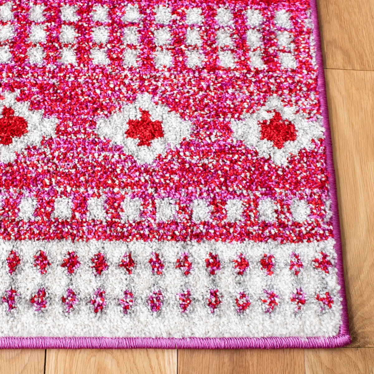 Safavieh Adirondack 4'-0" x 6'-0" Rug in Fuchsia / Ivory