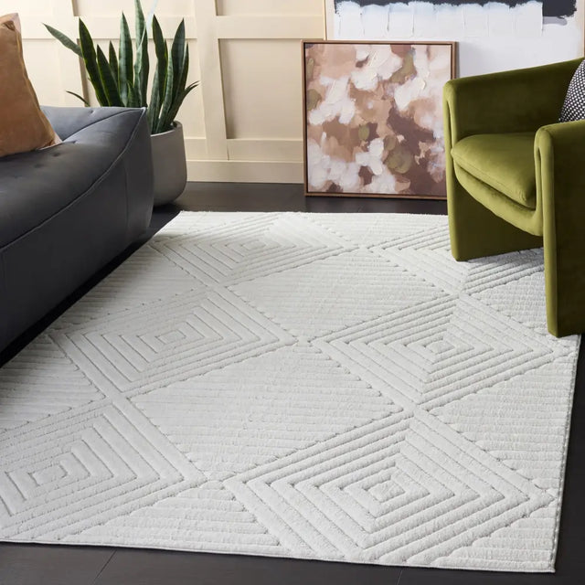 Safavieh Selena 5'-3" x 7'-6" Rug in Ivory
