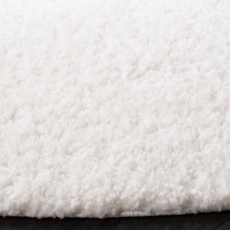 Safavieh August Shag 900 10'-0" x 10'-0" Rug in White