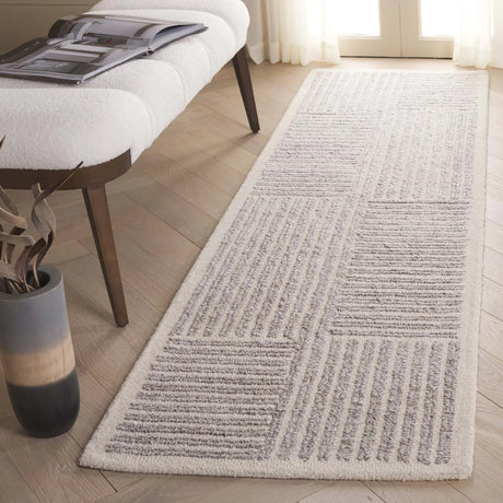 Safavieh Renewal 2'-3" x 8'-0" Rug in Grey / Ivory