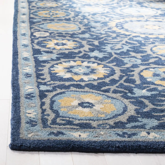Safavieh Heritage 5'-0" x 8'-0" Rug in Navy / Gold
